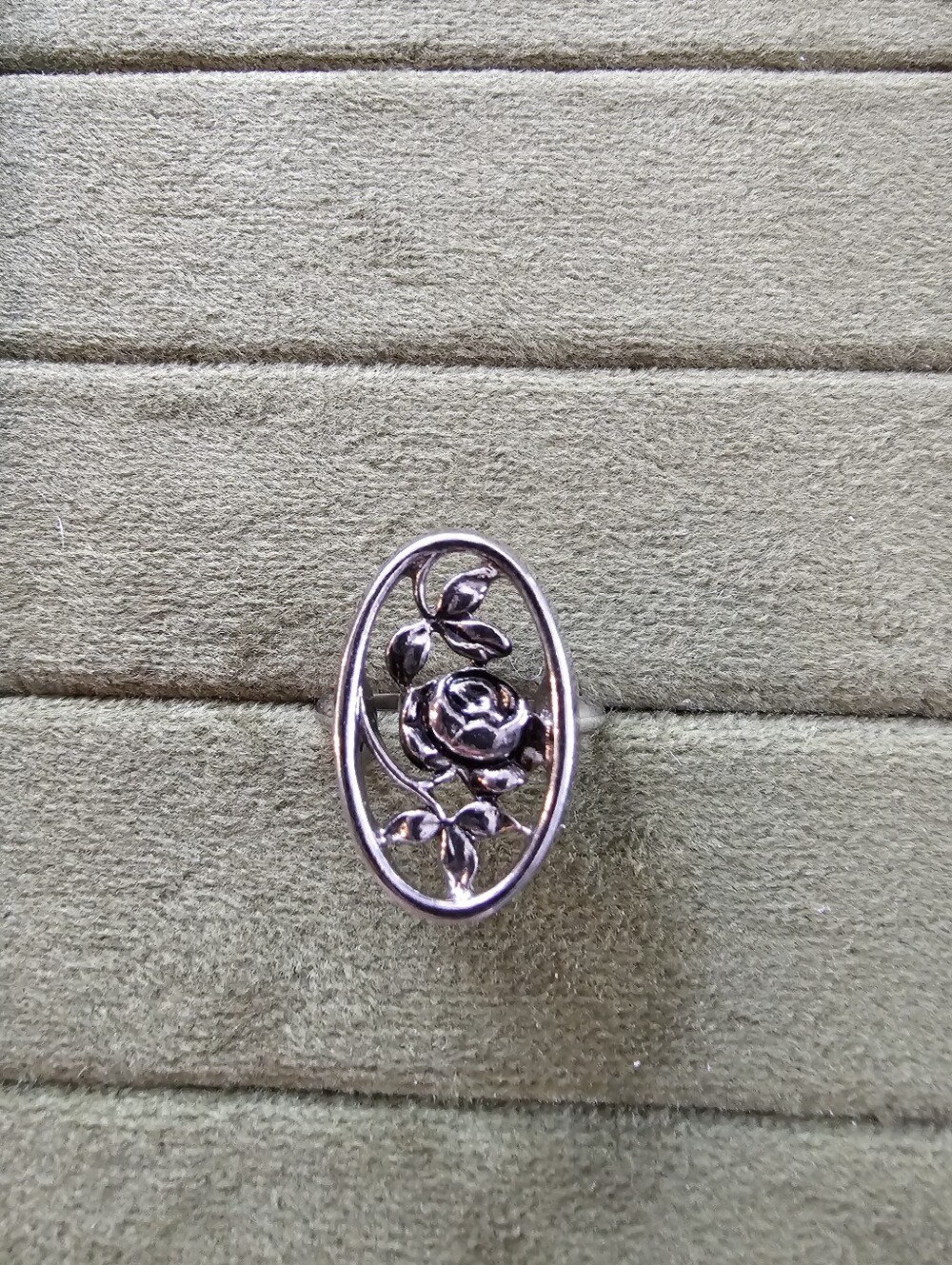 Vintage Avon Ring Size 3.5/4.5